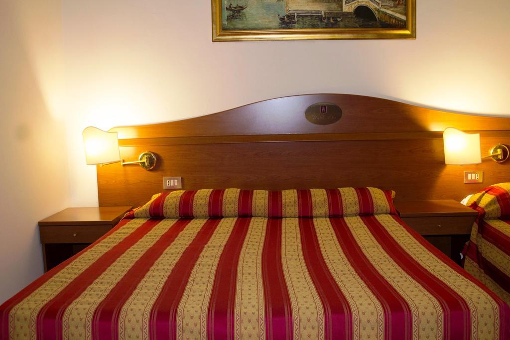 Hotel Tito Местре Экстерьер фото